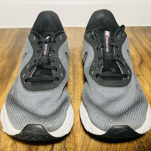 Womens Nike REVOLUTION Grey Psychic Pink Running Sneaker - Picture 3 of 5